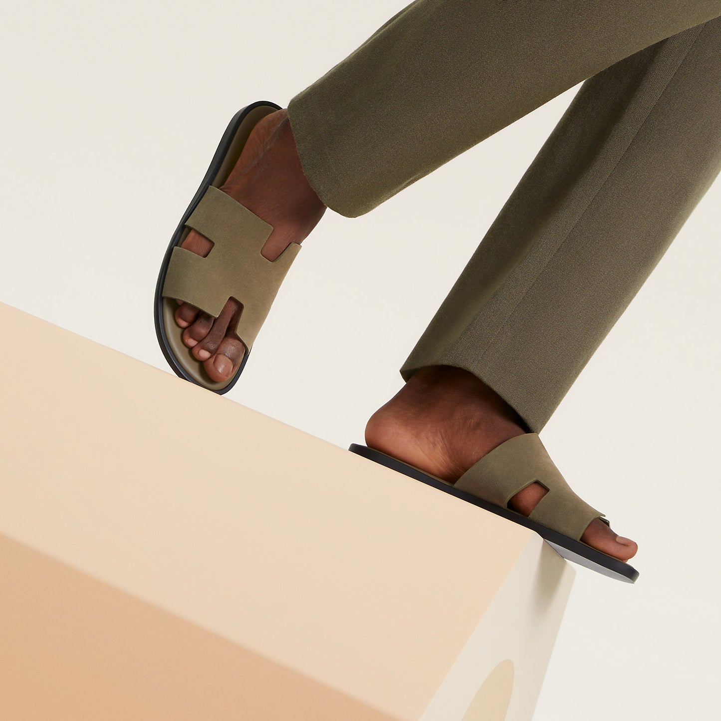 Hermès Izmir sandal 'Vert Toundra'