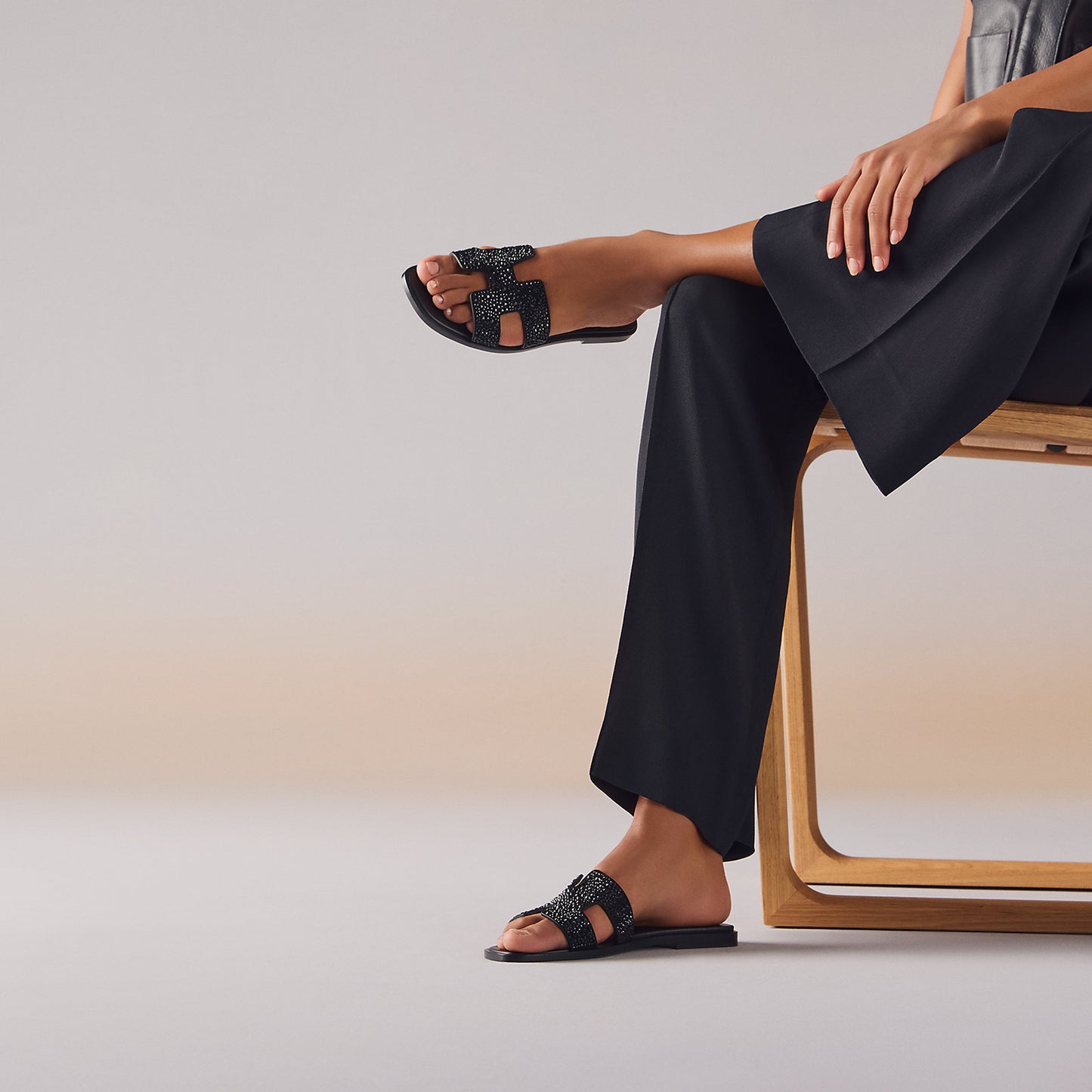 Hermès Oran sandal 'Noir'